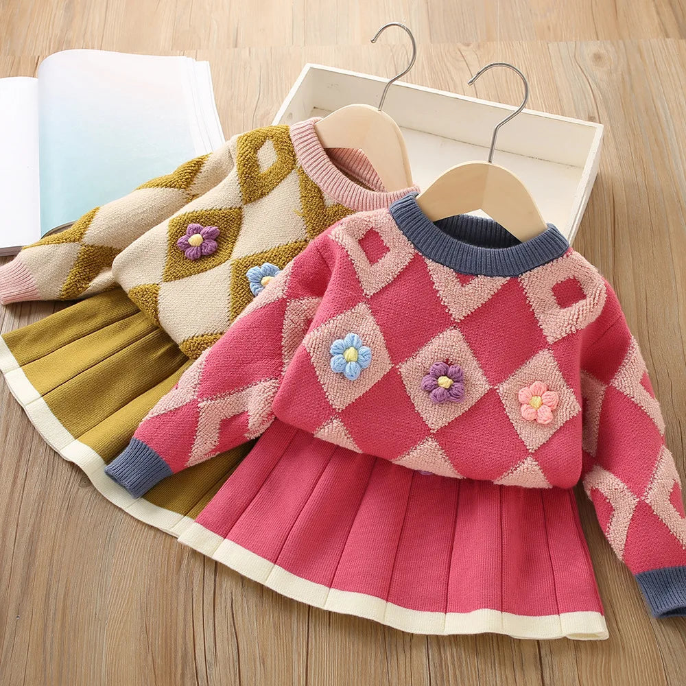 Mini Fashion™ - Lovely Warmth - Knitted Sweater and Skirt in Vintage Style
