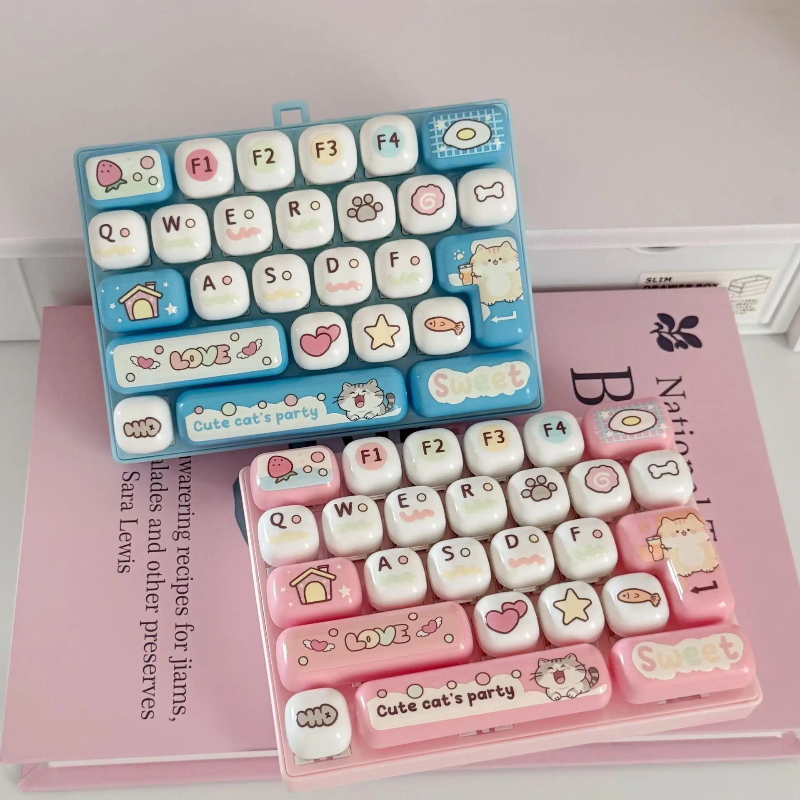 Portable keyboard fidget toy suitable for desk play and calming focus