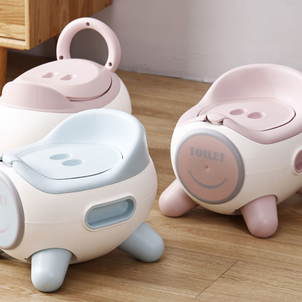 Lightweight potty chair with lid for home or travel use
